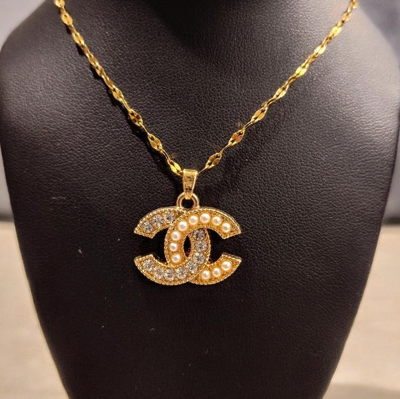 CHANEL CC 18k GOLD PLATED PENDANT HALF PEARLS / CRYSTALS ON GOLD PLATED NECKLACE
